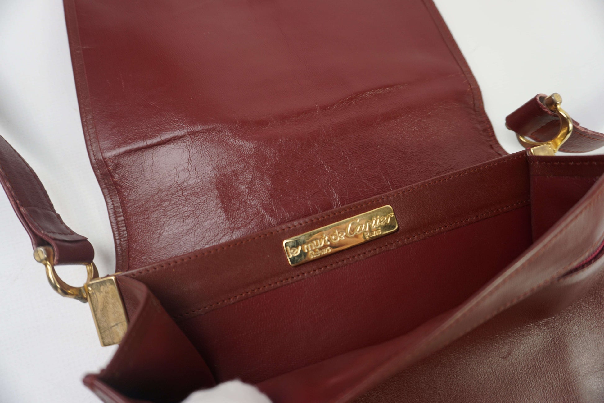 CARTIER Leather Sidebag Bordeaux | LAYZSSHOP | Cartier Vintage