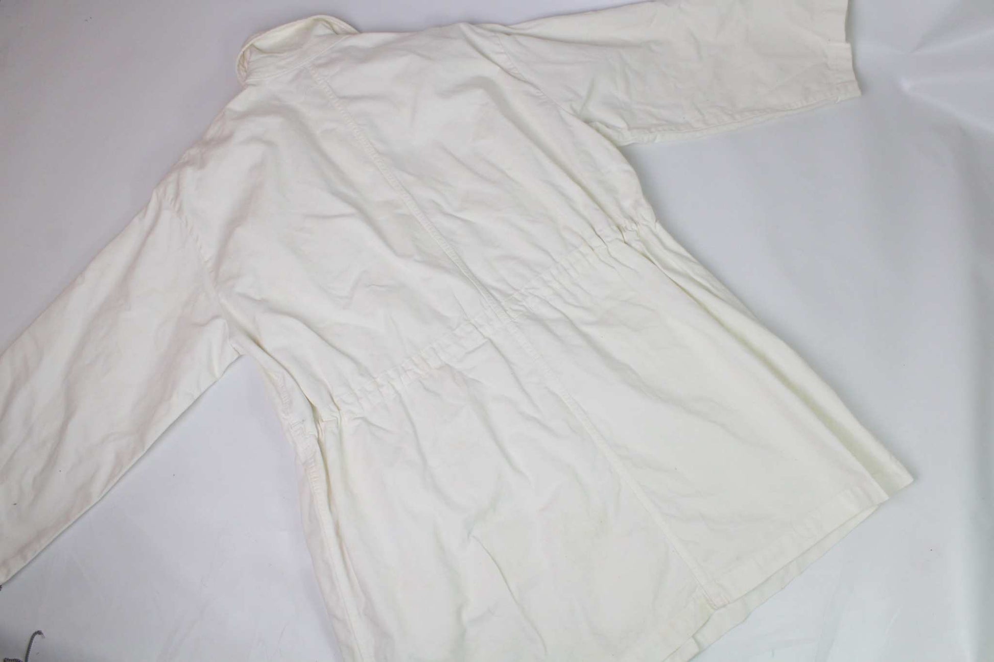 MAISON MARGIELA Jacket White, size S-M, condition 8/10, flaws visible.