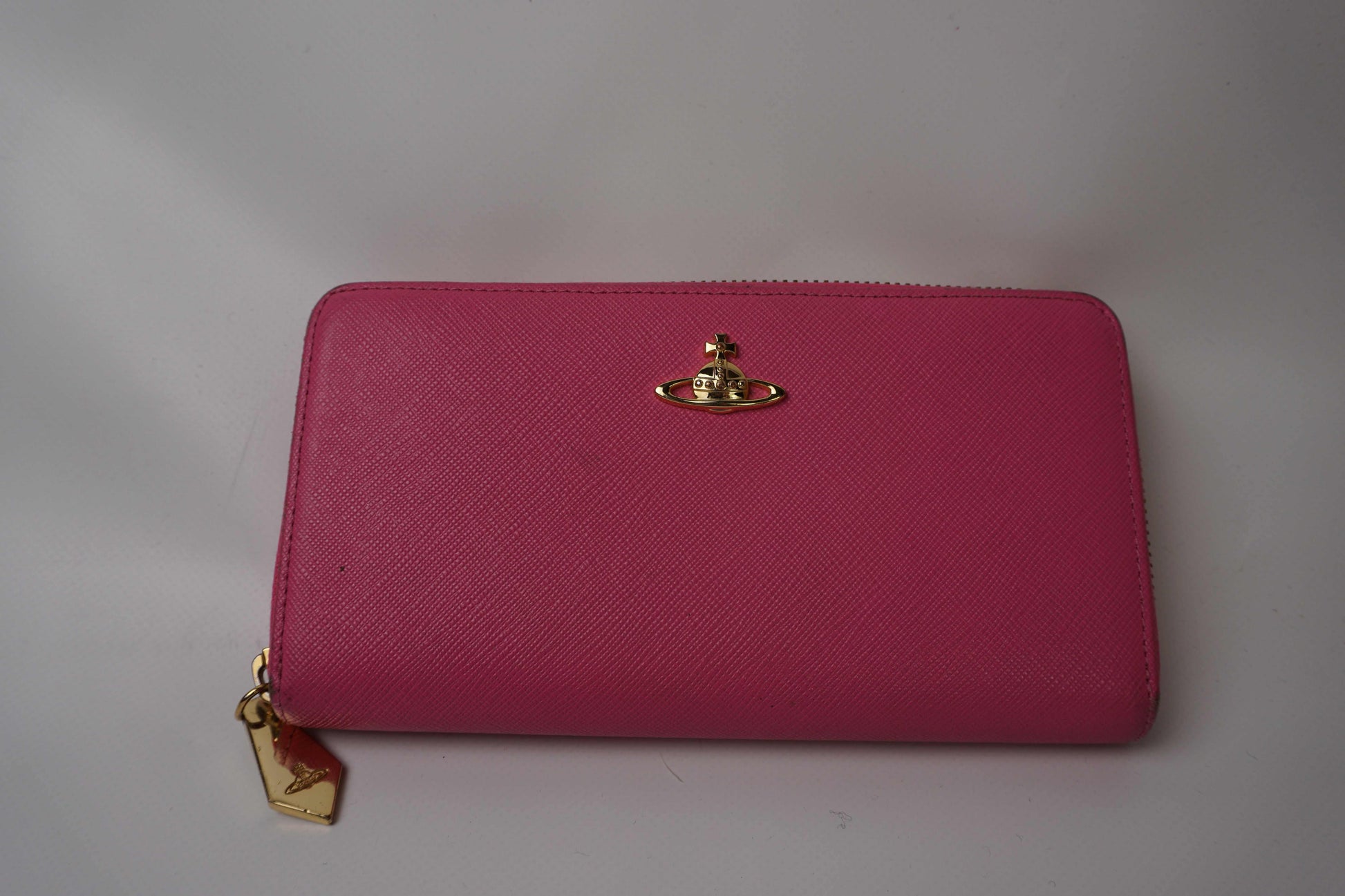 VIVIENNE WESTWOOD Zipper Longwallet Pink | LAYZSSHOP | Vivienne Westwood Vintage