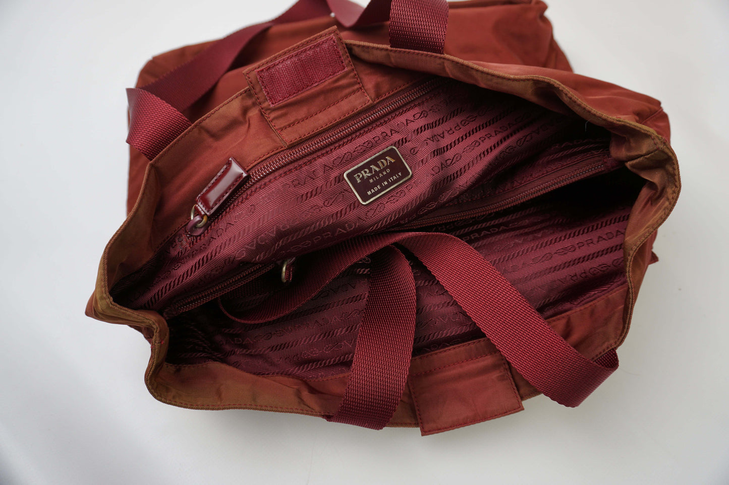 PRADA Shopper Bordeaux Side Emblem | LAYZSSHOP | Prada Vintage