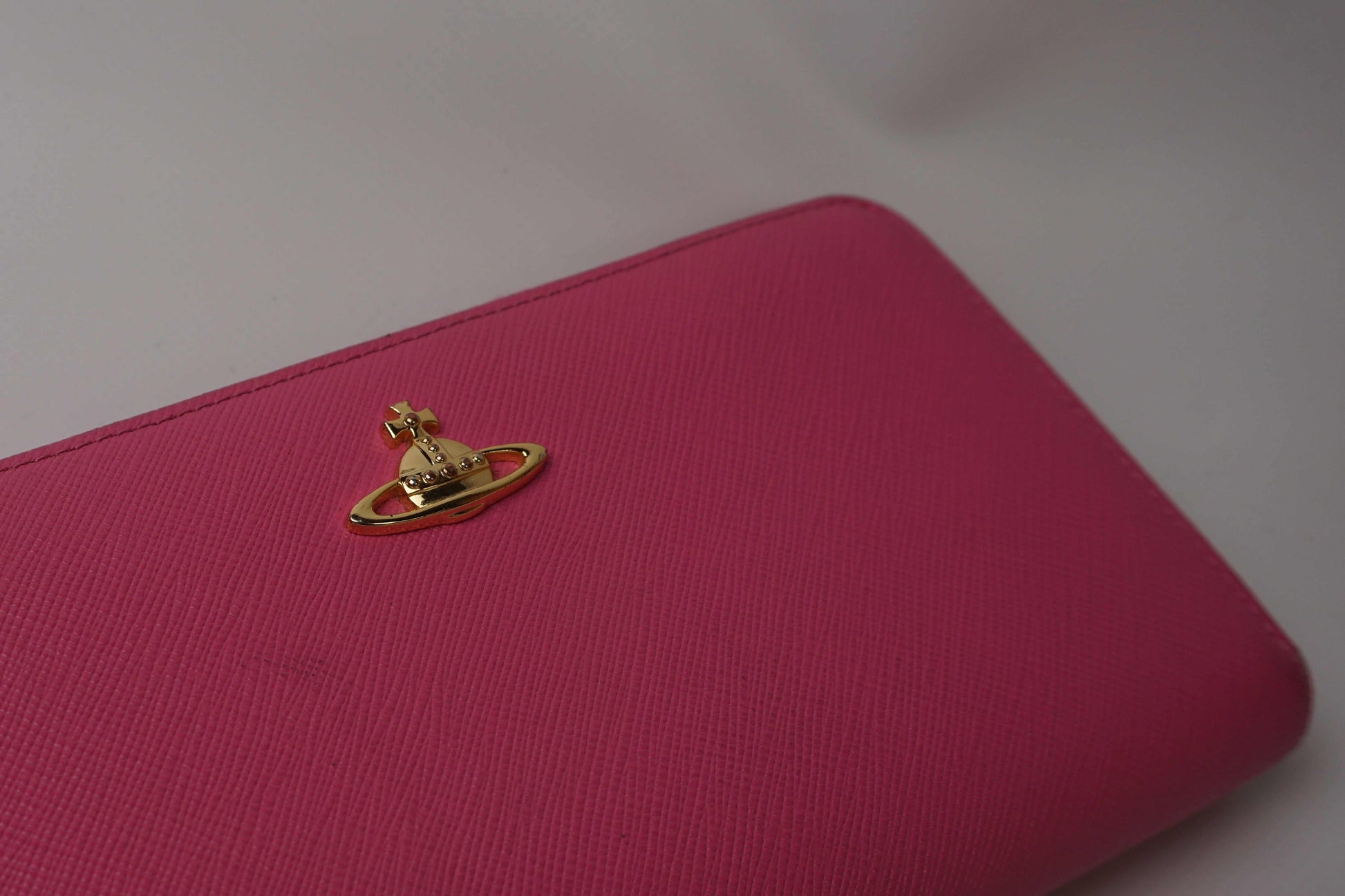 VIVIENNE WESTWOOD Zipper Longwallet Pink | LAYZSSHOP | Vivienne Westwood Vintage