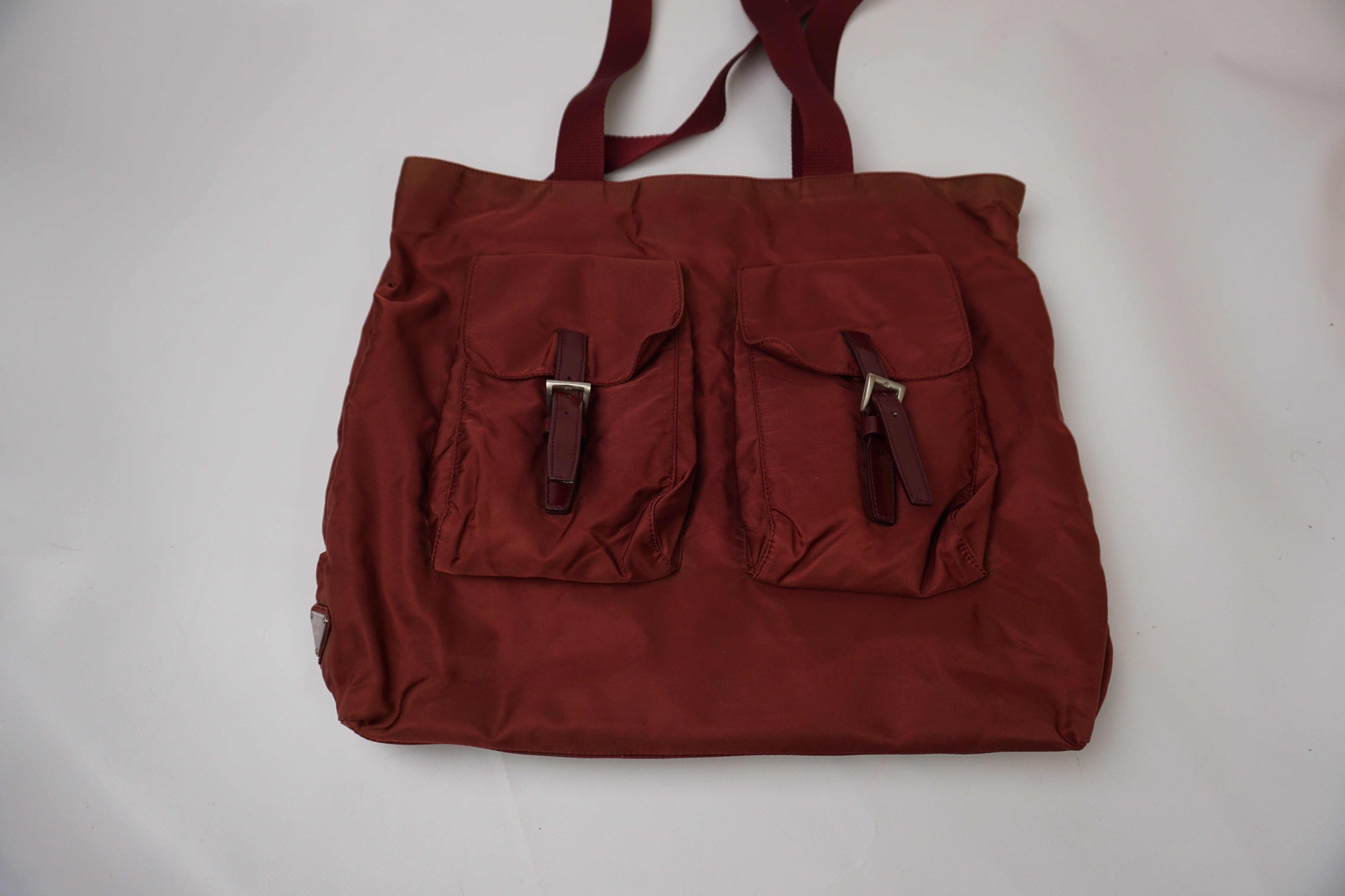 PRADA Shopper Bordeaux Side Emblem | LAYZSSHOP | Prada Vintage