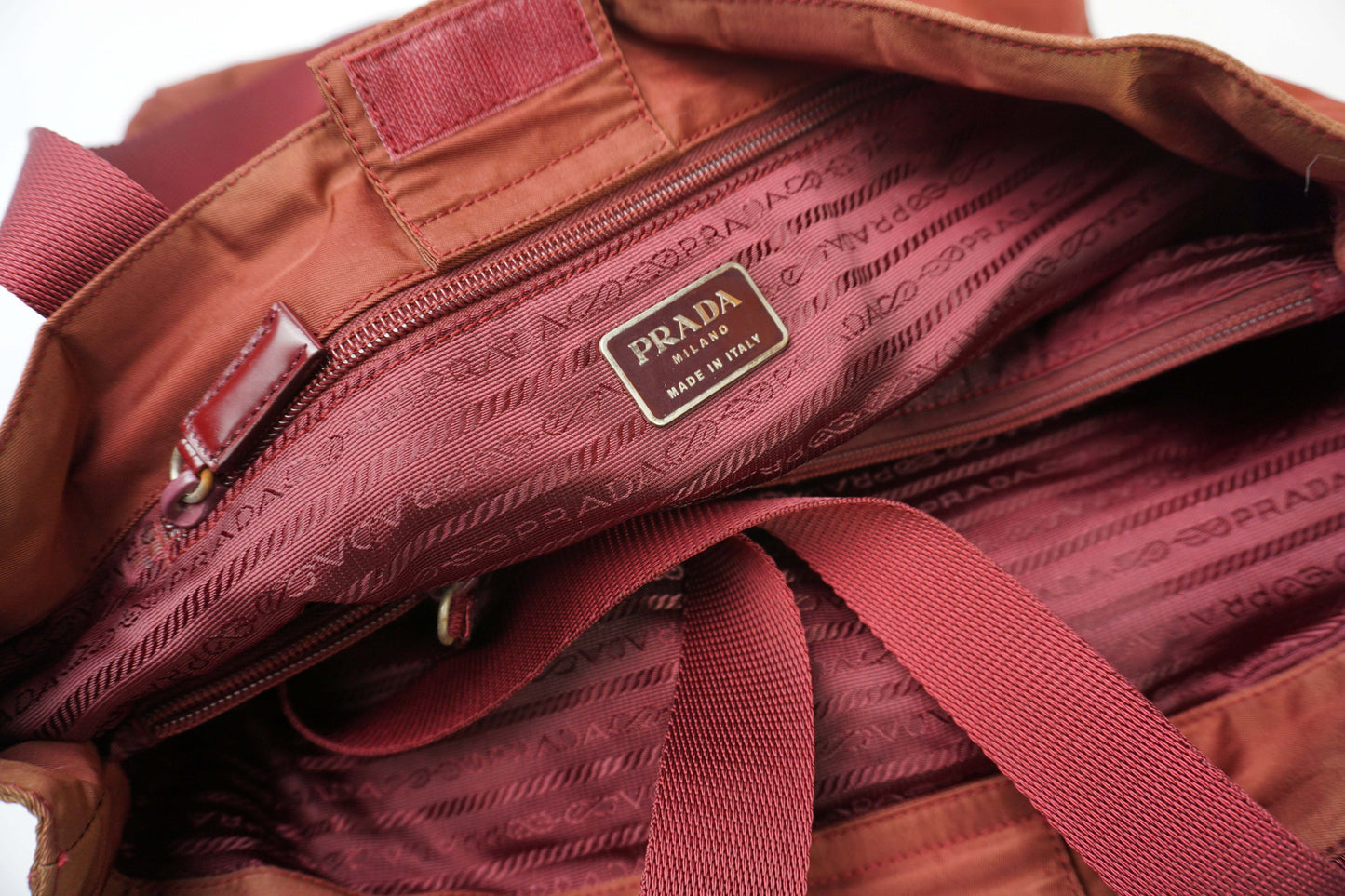 PRADA Shopper Bordeaux Side Emblem | LAYZSSHOP | Prada Vintage