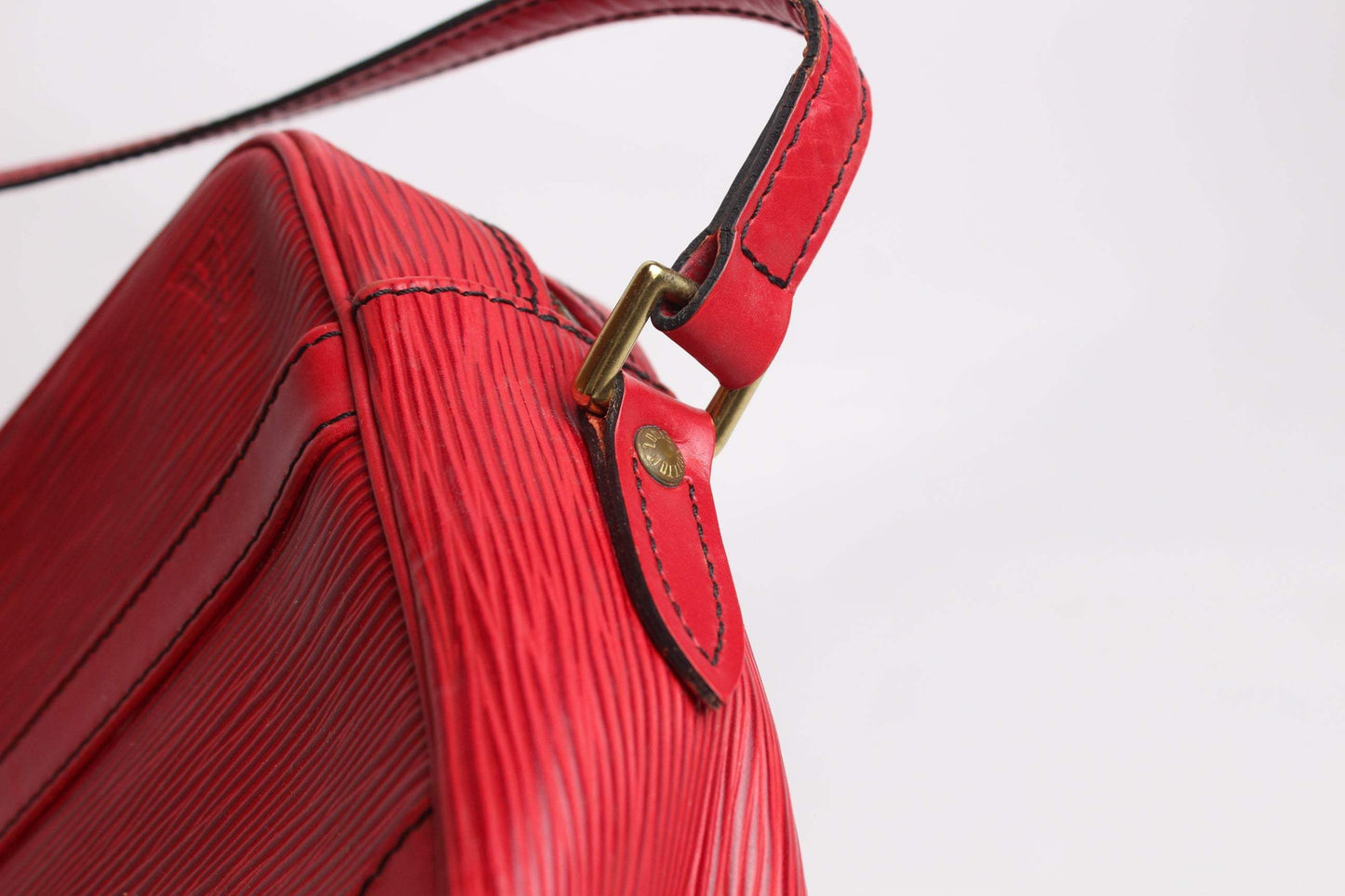 LOUIS VUITTON Epi Shoulder Bag Red | LAYZSSHOP | Louis Vuitton Vintage