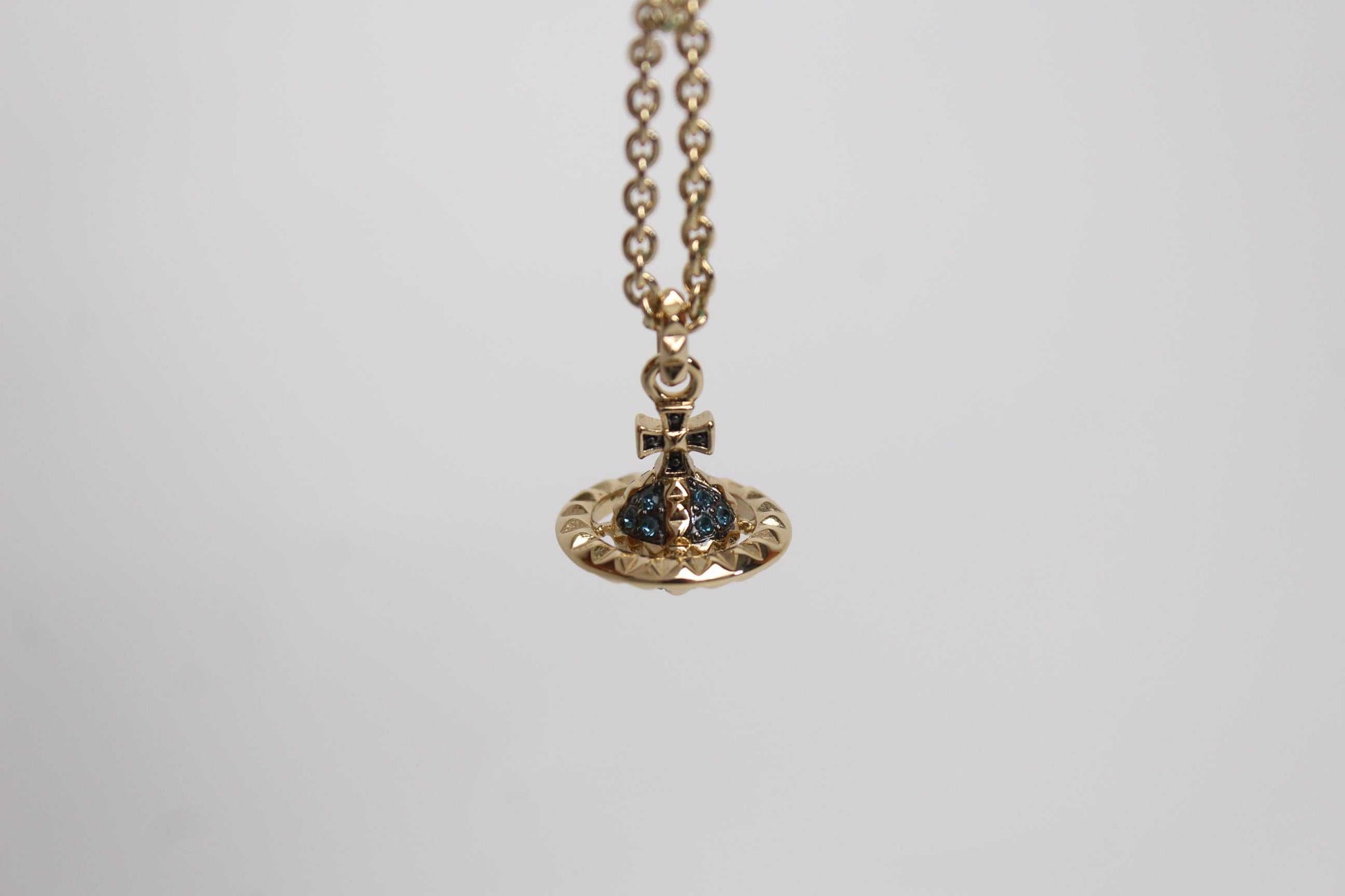 VIVIENNE WESTWOOD Necklace „Orb“ Gold | LAYZSSHOP | Vivienne Westwood Vintage