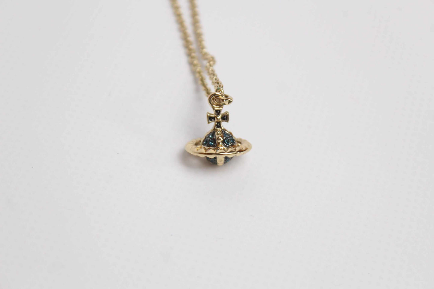 VIVIENNE WESTWOOD Necklace „Orb“ Gold | LAYZSSHOP | Vivienne Westwood Vintage