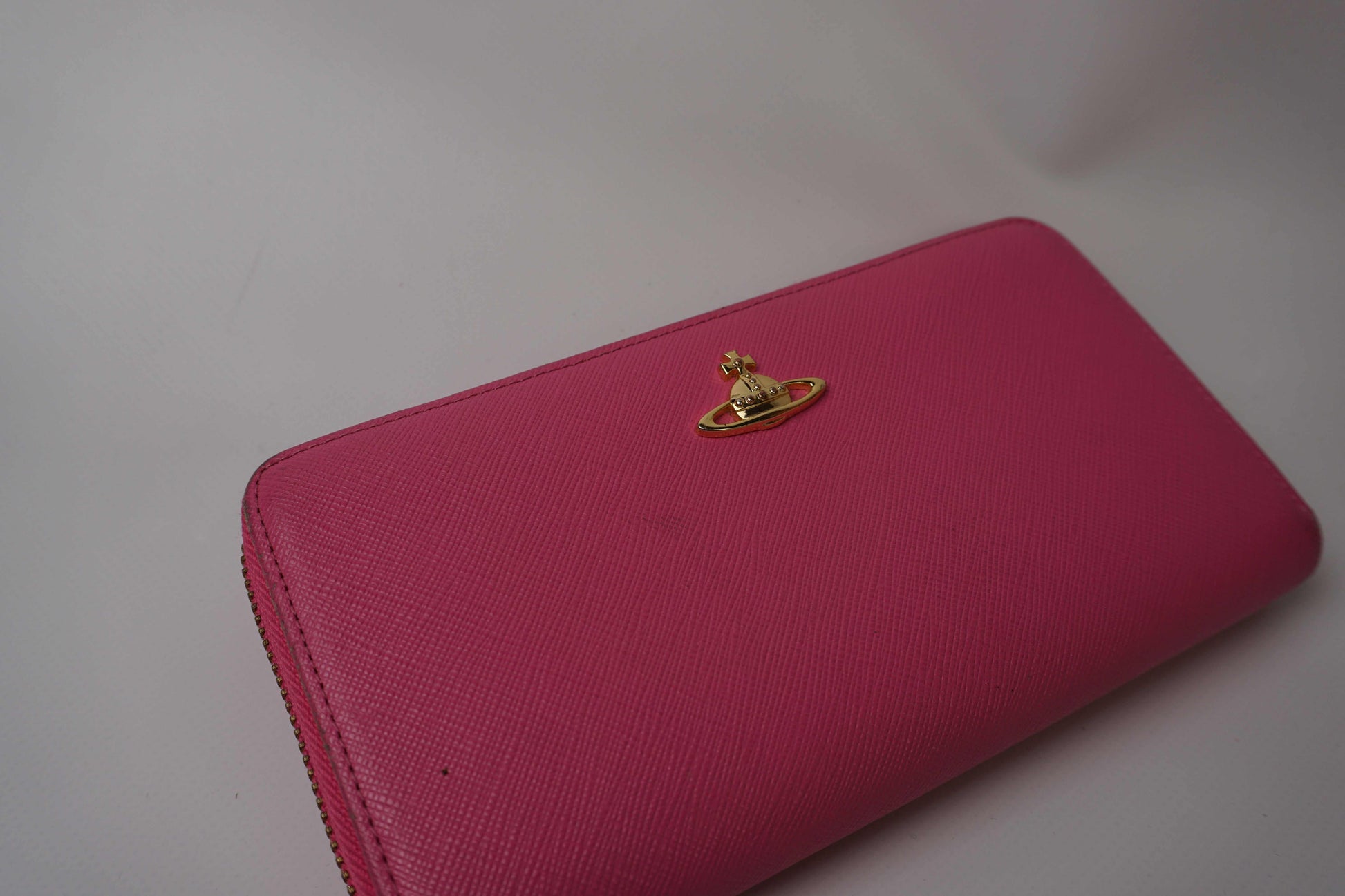 VIVIENNE WESTWOOD Zipper Longwallet Pink | LAYZSSHOP | Vivienne Westwood Vintage