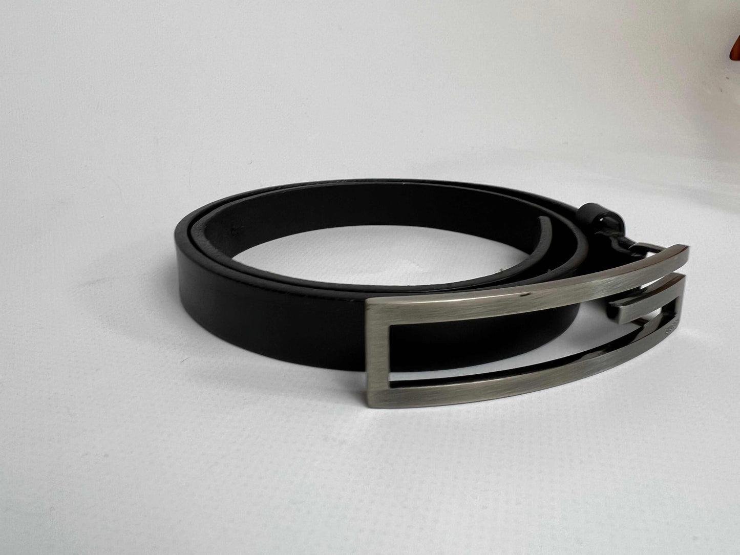 GUCCI Black Leather Belt with Silver | LAYZSSHOP | Gucci Vintage