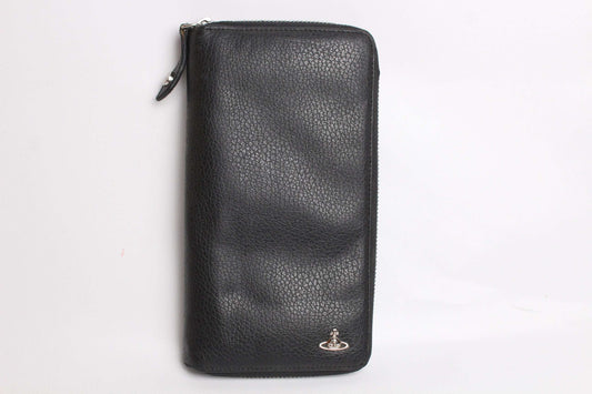 VIVIENNE WESTWOOD Zipper Longwallet in black leather, 20x10 size, 9/10 condition.