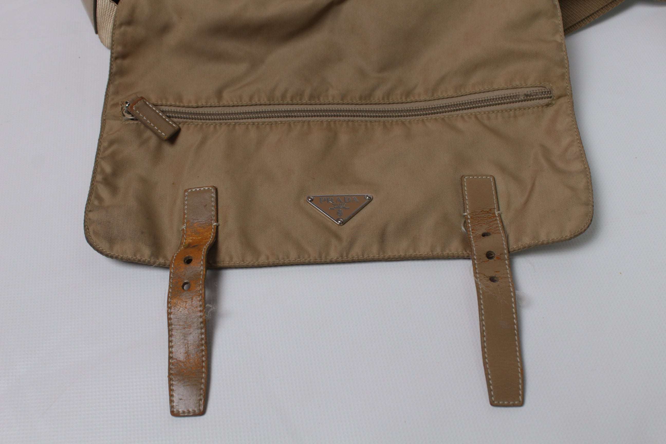 Vintage prada clearance messenger bag