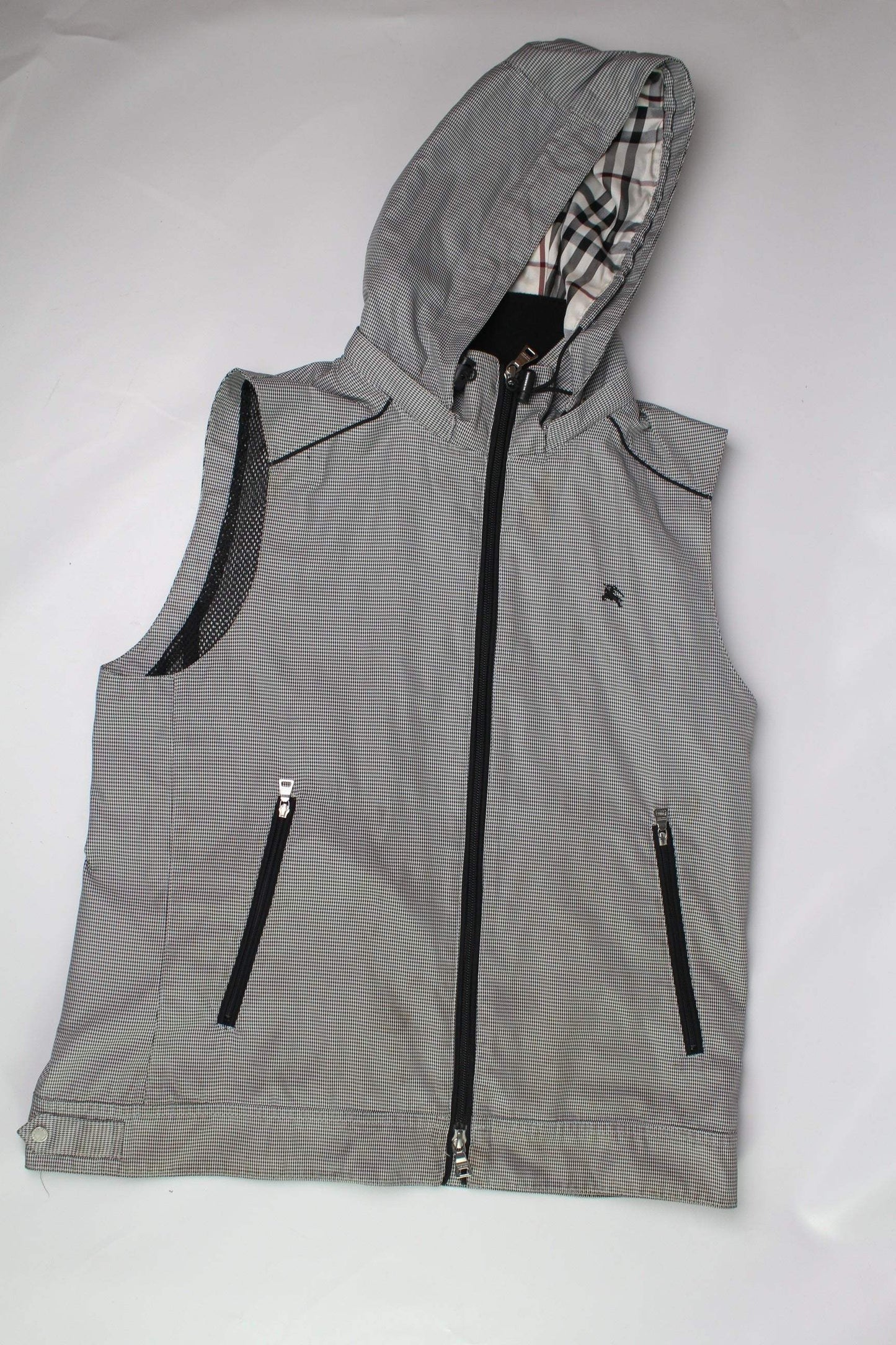 BURBERRY‘S Checked Vest Grey