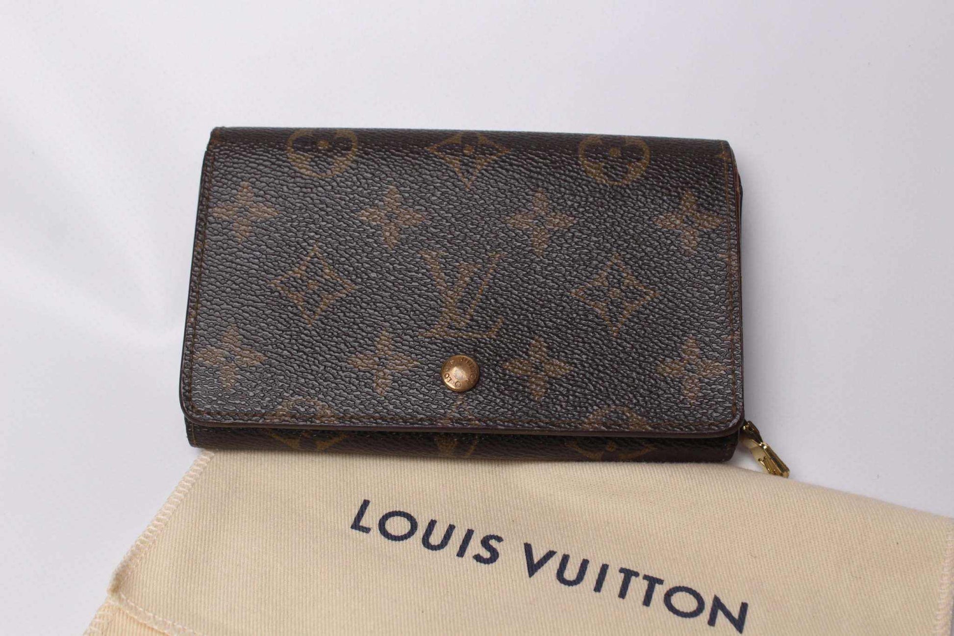 LOUIS VUITTON longwallet monogram, brown leather, 21x10cm, near mint condition.