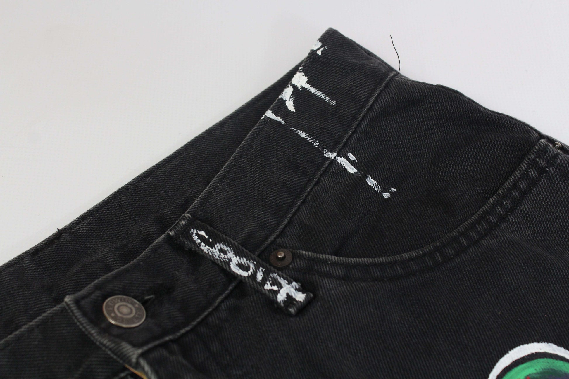 Edwin Denim Hand Painted Custom 1/1, black and grey straight fit, size 31, 100% cotton, water-resistant paint.