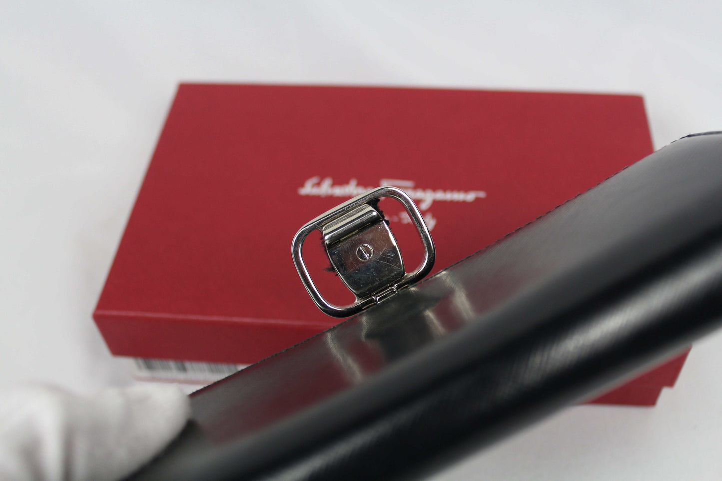 Salvatore Ferragamo Portmonee Black in excellent condition with original box.