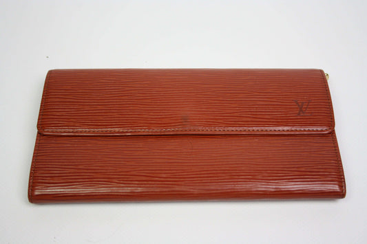 LOUIS VUITTON Epi Long Wallet Brown, leather, size 18x11cm, condition 8/10.