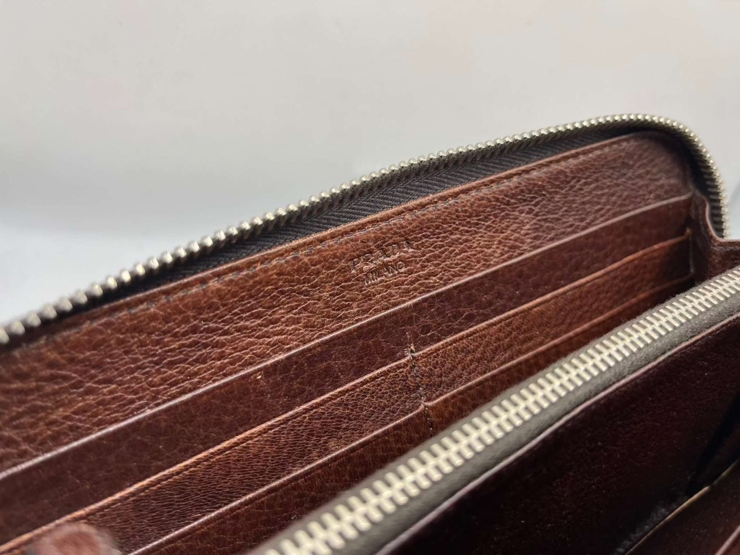 PRADA Leather Longwallet Brown, 20x10cm, brown leather, condition 8/10.