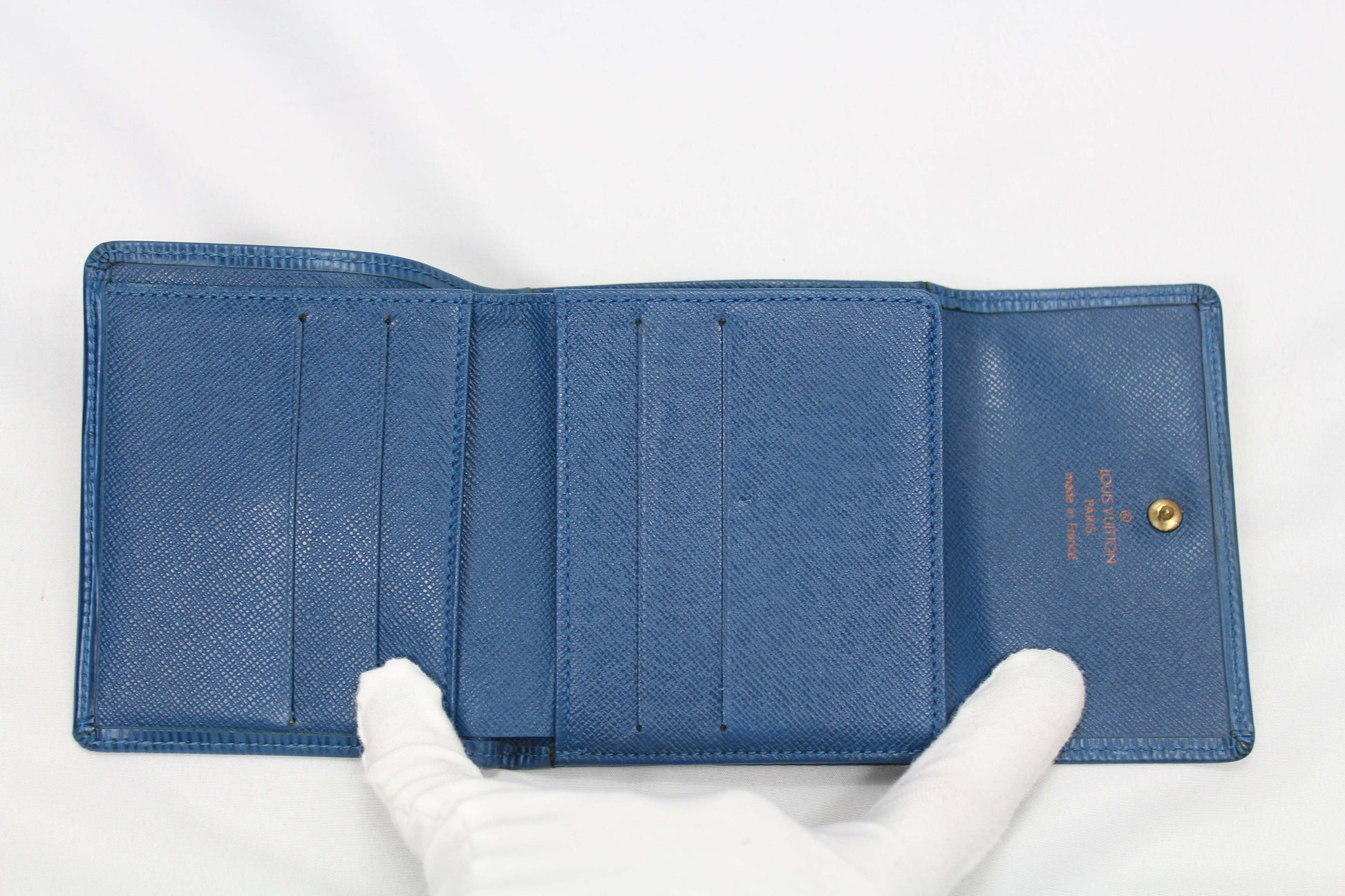 Louis Vuitton Epi Portmonee Blue wallet in good condition with light wear, size 9x11cm.