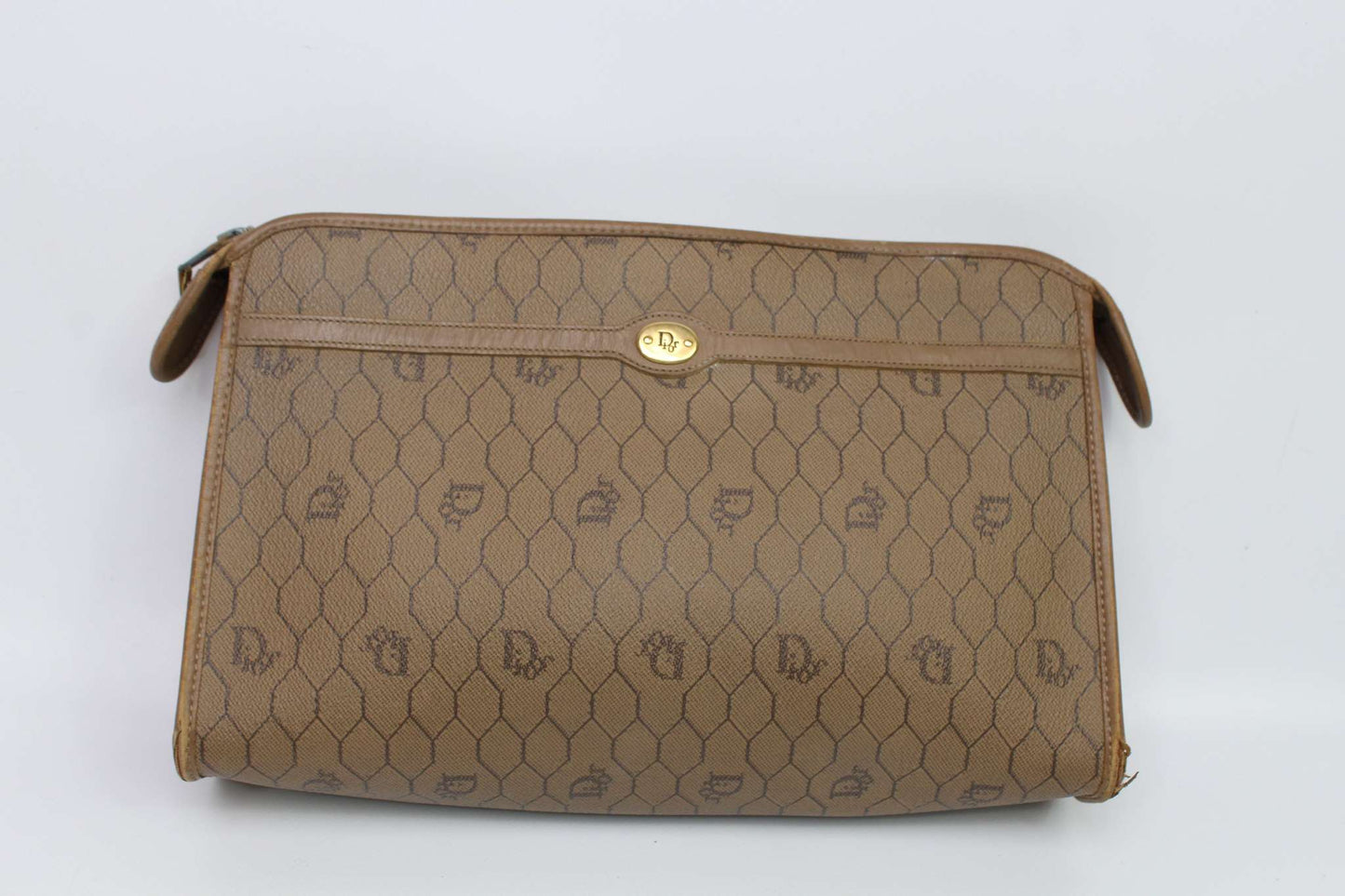 Beige DIOR Clutch Honeycomb in canvas with honeycomb pattern, condition 7/10.