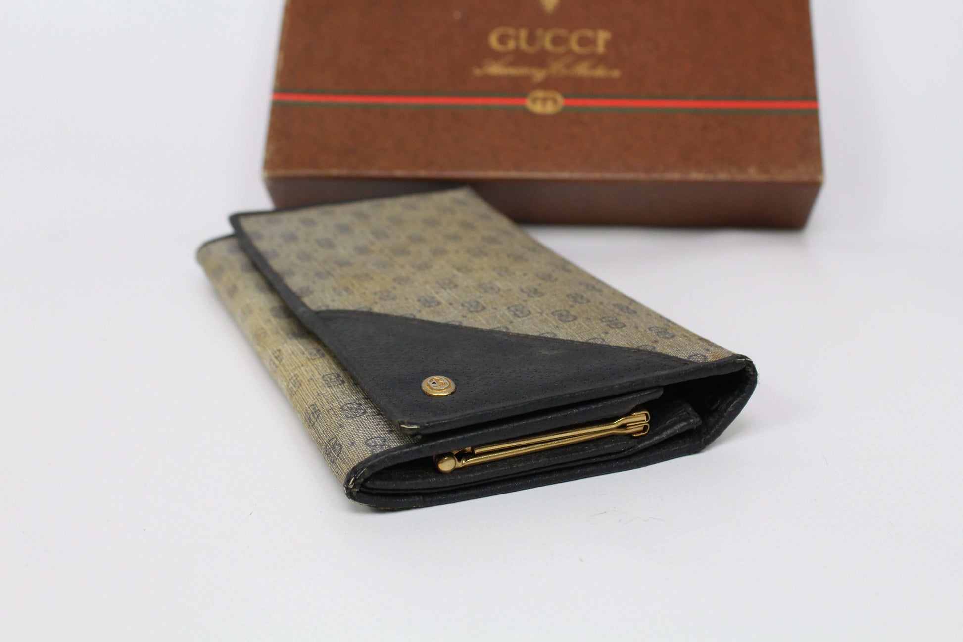 GUCCI Long Wallet in beige and brown canvas with box.