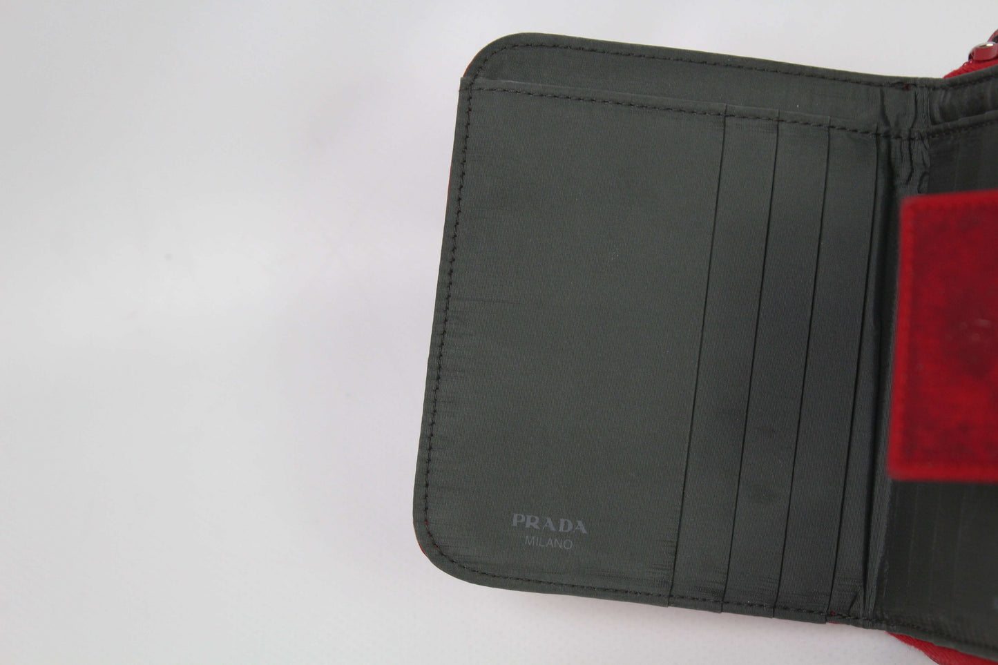 PRADA Sports Portemonnaie Red wallet, nylon and cotton, condition 6/10, red and gray colors.